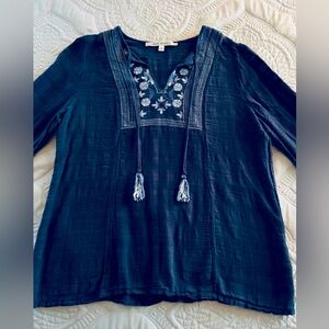 Max Studio - Women's navy blue linen blouse with embroidered design. Size L